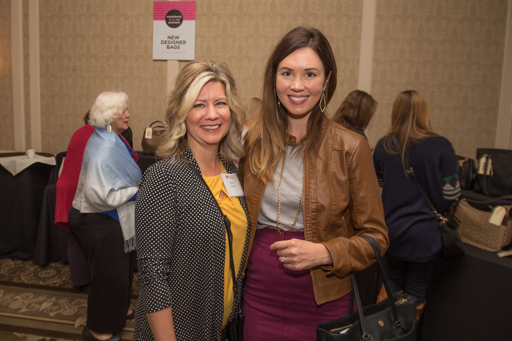 102018handbagstoendhunger26.jpg
